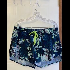 Old Navy SZ LG, Go Dry Mid Rise Athletic Shorts